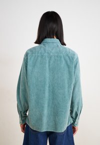 Carhartt WIP REYNOLD - Sommerjakke - silver pine dusky washed