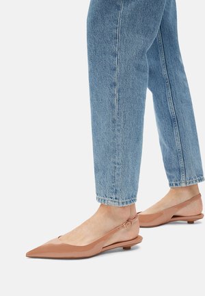 Gino Rossi FLATS - Sling-Ballerina - dark beige