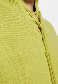 Theory Sweter