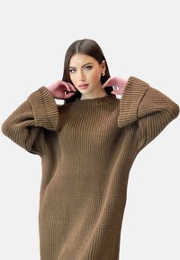 Elara Robe pull - braun