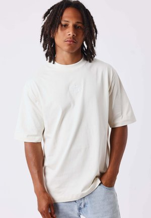 Project X Paris, T-SHIRT ESSENTIAL LOGO - Camiseta básica - crème camel