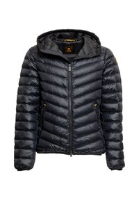 Giubbotto imbottito blu scuro con cuciture orizzontali e verticali, chiusura frontale con zip, cappuccio e tasche laterali. Tessuto liscio e leggero.