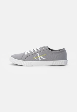 ESSENTIAL VULCANIZED - Sneakers basse - storm front