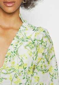 Alice + Olivia Blouse - off-white