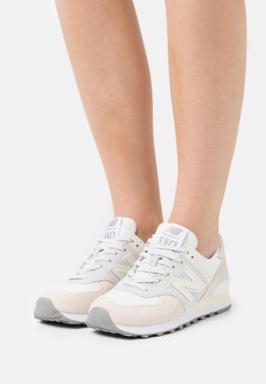 New Balance, Baskets basses - white