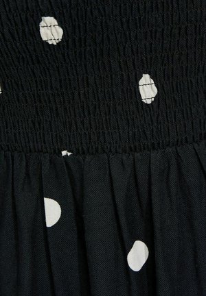 New Look Curves, CURVES  POLKA DOT SHIRRED CROPPED SLEEVE MIDI DRESS - Freizeitkleid - black pattern