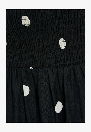 New Look Curves, CURVES POLKA DOT SHIRRED CROPPED SLEEVE MIDI DRESS - Freizeitkleid - black pattern