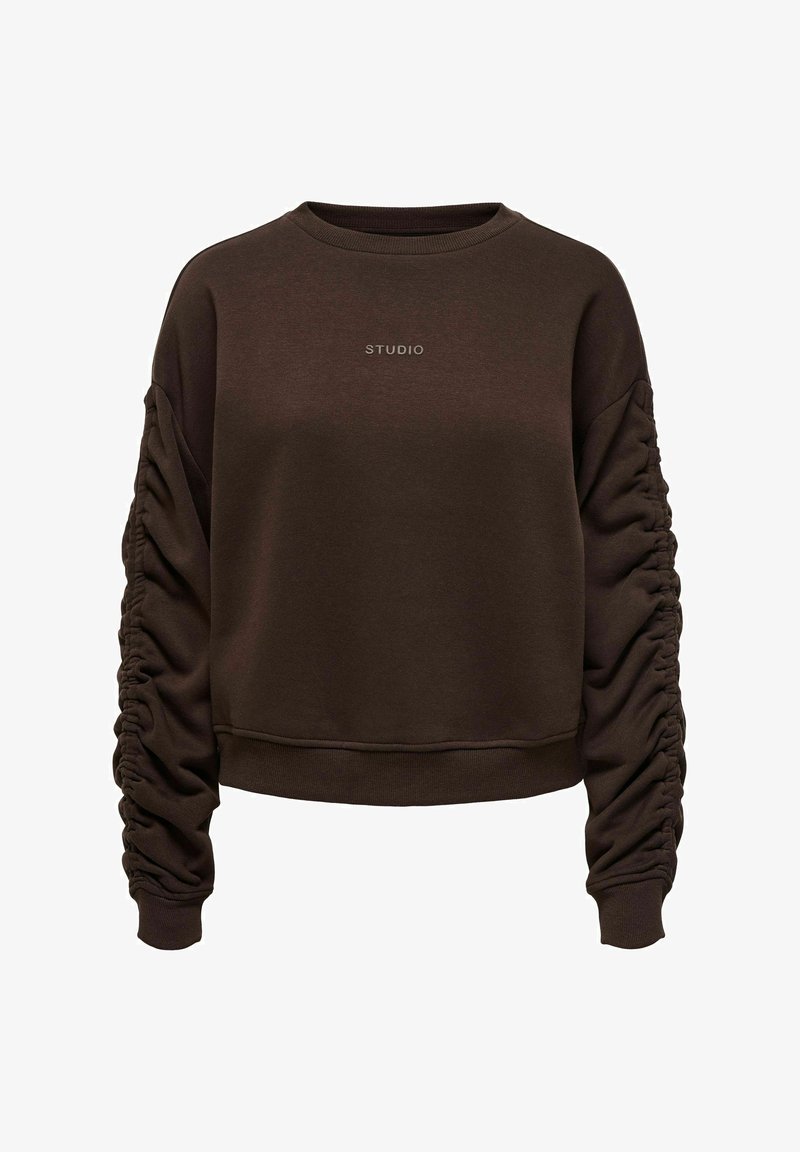 Sweat-shirt à manches longues marron foncé avec encolure ronde, manches froncées et le texte "STUDIO" centré sur la poitrine.