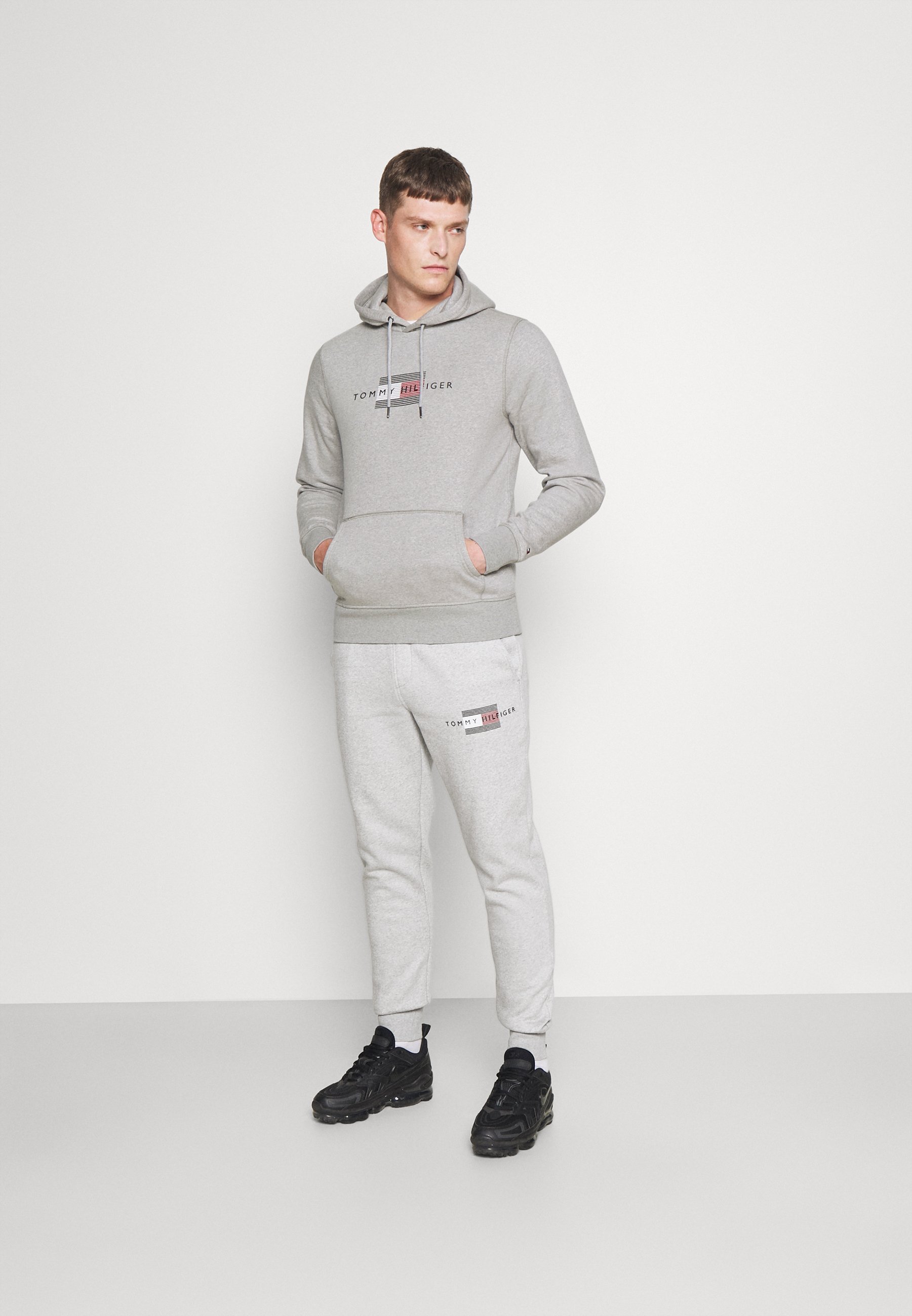 Tommy Hilfiger LINES TRACKSUIT - Tuta - light grey heather/grigio chiaro  screziato - Zalando.it