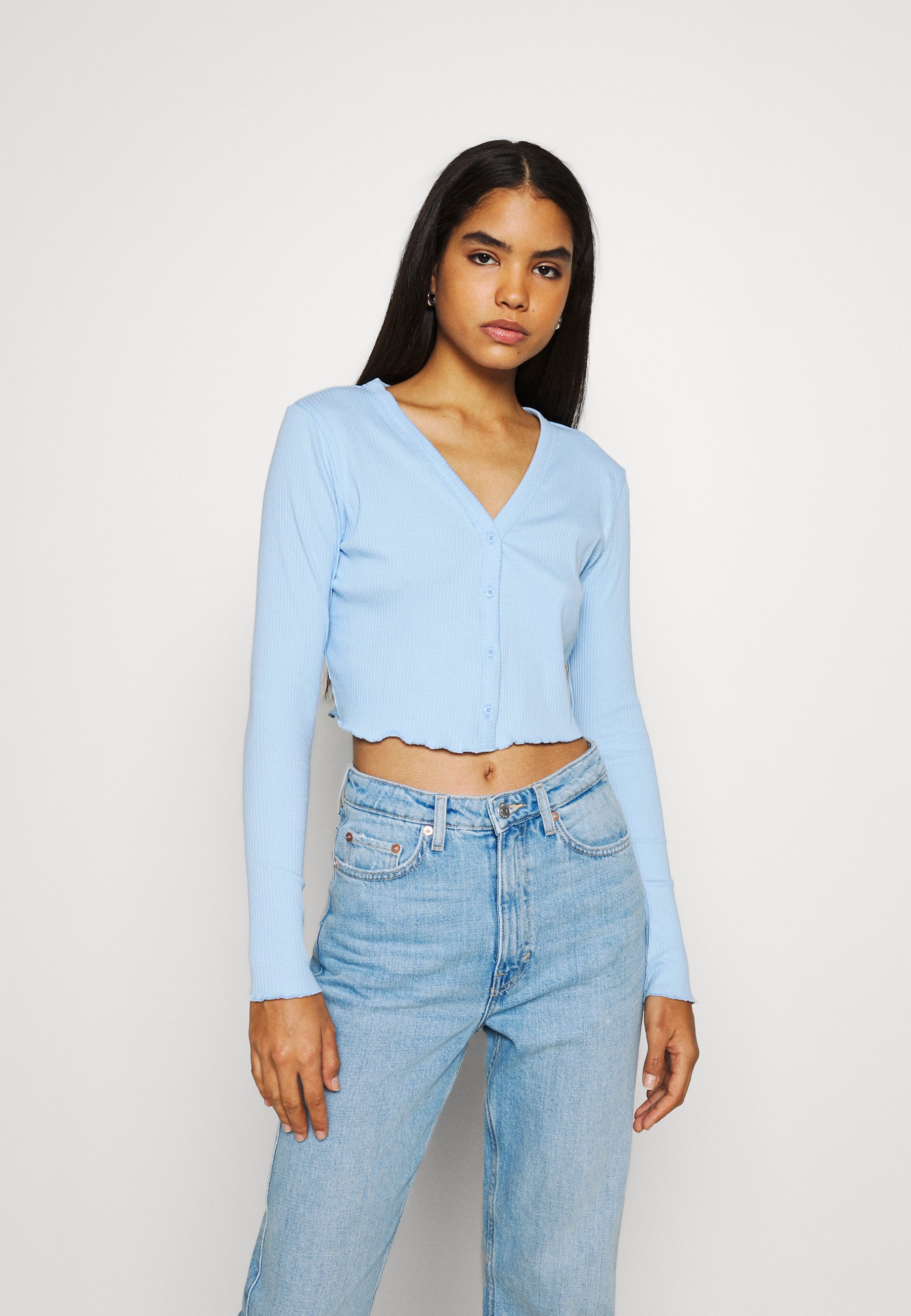 button cropped cardigan