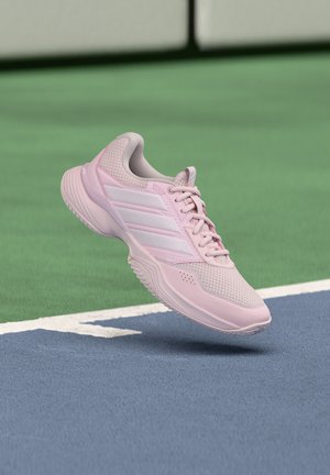 adidas Performance, GAMECOURT 3 - Multicourt Tennisschuh - distilled pink/footwear white