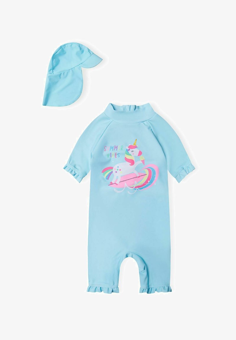 Hellblauer UV-Schutz-Badeanzug mit kurzen Ärmeln, gerafften Bündchen und Einhorn-Design. Inklusive passendem blauen Sonnenhut.