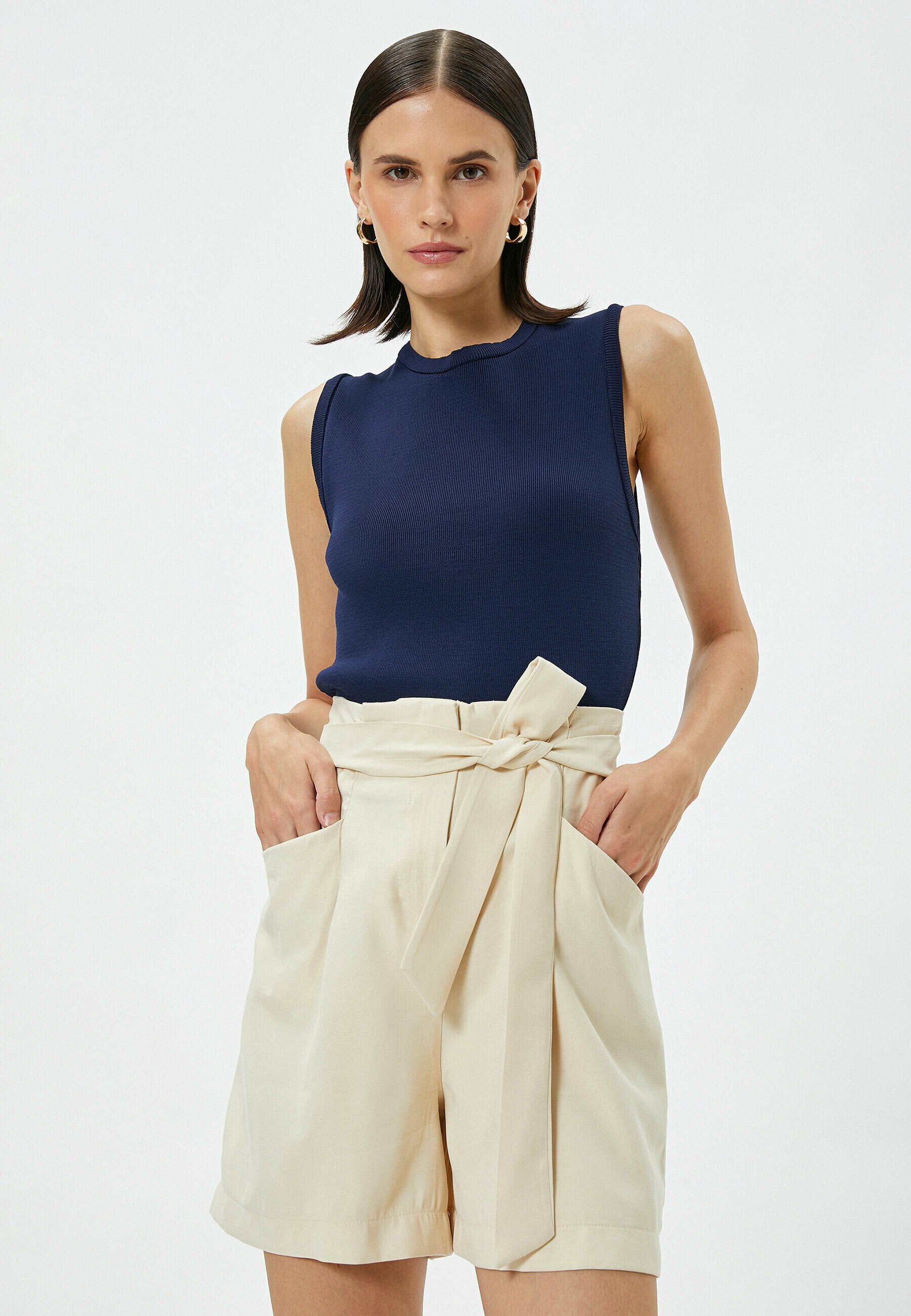 Short Beige En Coton - Taille L, Style Bermuda, Occasion En Excellent état