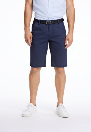 Lindbergh CLASSIC CHINO BELT - Kratke hlače - navy