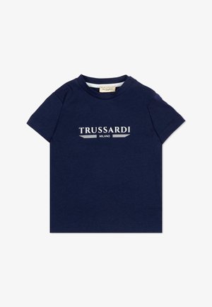 T-shirt blu navy a maniche corte per bambino con logo bianco "TRUSSARDI MILANO" sul davanti e bottoni automatici sulla spalla sinistra.