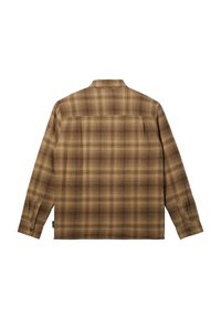 Brun ternet langærmet skjorte med button-down krave, der har en afslappet pasform, brystlomme og struktureret stof.