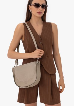 RYŁKO, R10133TB - Τσάντα χιαστί - beige