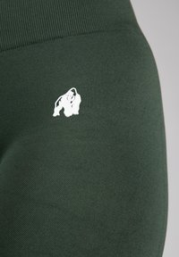 No seleccionado, dark green