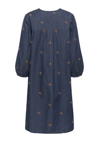 Langärmliges Jeanskleid mit elastischen Bündchen und kleinen orangefarbenen Schmetterlingsstickereien, die über den Stoff verteilt sind, von hinten gezeigt.