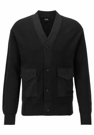 Schwarzer, gerippter Strickcardigan mit V-Ausschnitt, Knopfleiste vorne, langen Ärmeln und zwei Klappentaschen auf der Vorderseite.