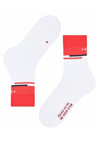 Calze bianche con accenti rossi e blu navy, dotate di un bordo a coste rosso e nome del marchio e taglia stampati sulla suola. Materiale sconosciuto.