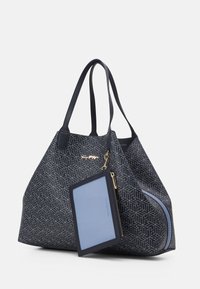 Tommy Hilfiger ICONIC TOTE MONOGRAM - Shopping Bag - desert sky monogram