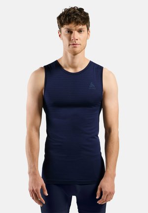 Haut de sport sans manches bleu marine en tissu lisse avec un motif de rayures subtil et un logo sur la poitrine. Design ajusté.