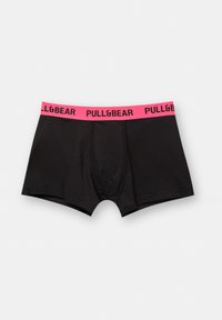 Zwarte boxershorts met een roze elastische tailleband met de tekst "PULL&BEAR." Soepele stof, aansluitend ontwerp met een korte pijp.