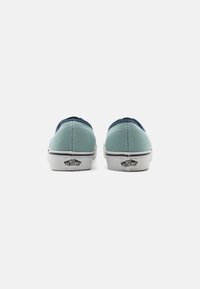 Vans AUTHENTIC - Sportcipő - binding gray mist