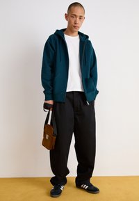 Thumbnail Image 3