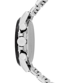 Montre en acier inoxydable argenté avec une lunette noire, boîtier circulaire, trois boutons-poussoirs et un bracelet à maillons. Fini poli lisse.