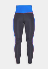 Leggings neri sportivi con una fascia alta blu, caratterizzati da pannelli laterali blu e dettagli di cucitura rossa. Tessuto liscio e elastico.