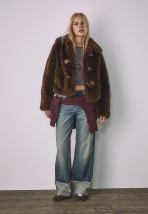 Stradivarius Winterjas - dark brown