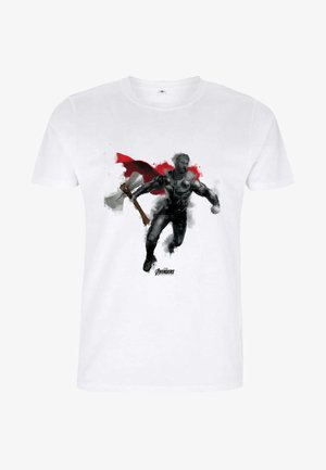 Hvid T-shirt med et grafisk motiv af en figur i mørk rustning med en økse, rød kappe og sprøjt af rød maling, med "Avengers"-logoet nederst.