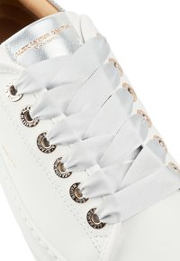 ALEXANDER SMITH Baskets basses - bianco