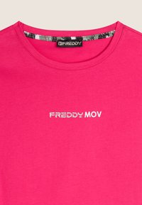 Freddy GIROCOLLO  - Camiseta estampada - beetroot purple