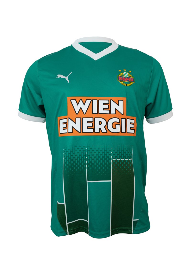 Grünes Fußballtrikot mit einem weißen V-Ausschnitt. Mit fettem "WIEN ENERGIE"-Text in Orange und einem Logo mit Sternen und einem Kranz.