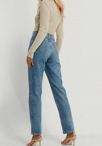NA-KD Džíny Straight Fit - blue