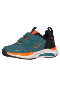 Turkusowe i czarne buty sportowe z pomarańczowymi akcentami, rzepy, siateczkowy i syntetyczny materiał, amortyzowana podeszwa, logo z boku.