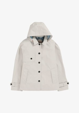 Lichtgrijze capuchonjack van soepel stof; beschikt over vier zwarte knopen, zijzakken en verstelbare manchetten met straps. De binnenkant is blauw.