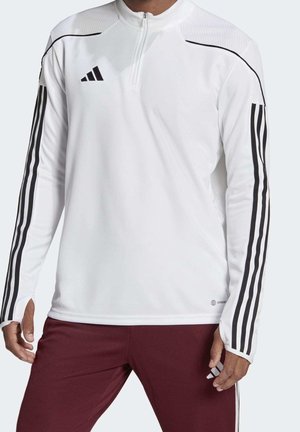 Jalkapallopaita - white