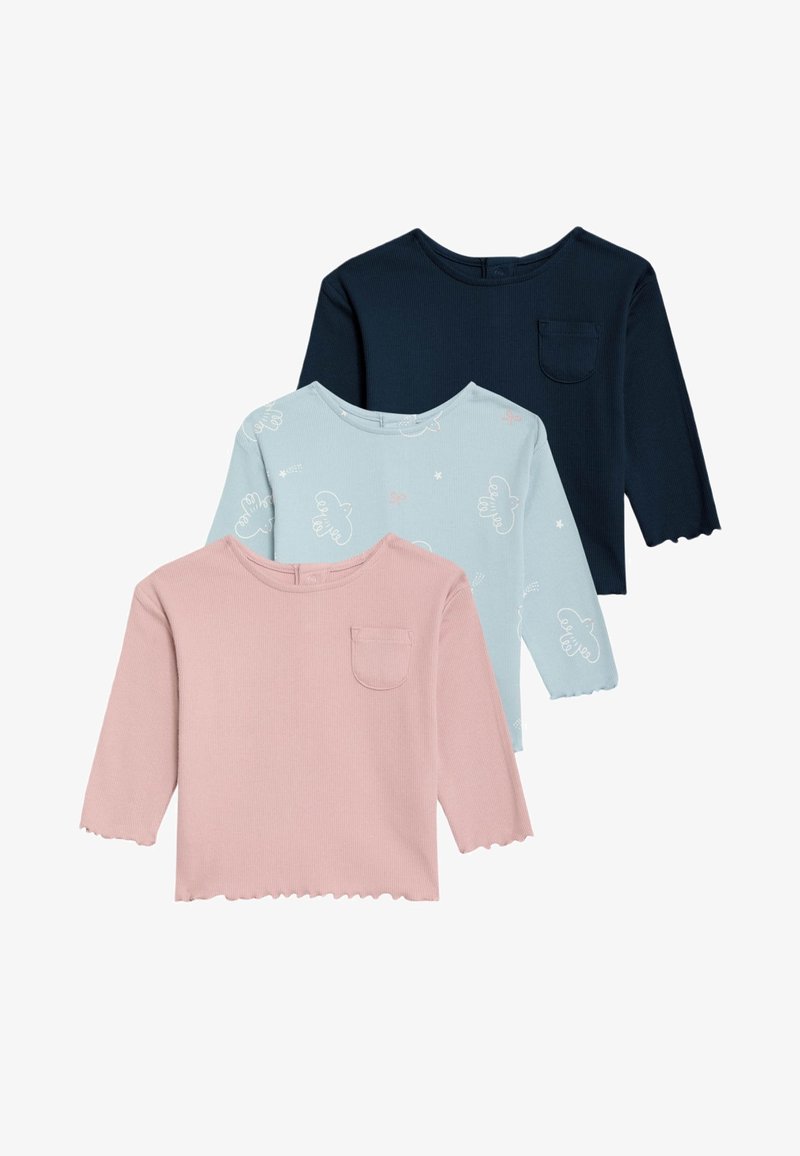 Tři košile s dlouhým rukávem: tmavě modrá, světle modrá s motivem mraků a růžová s kapsou. Měkká látka a lemování ve tvaru vlny.