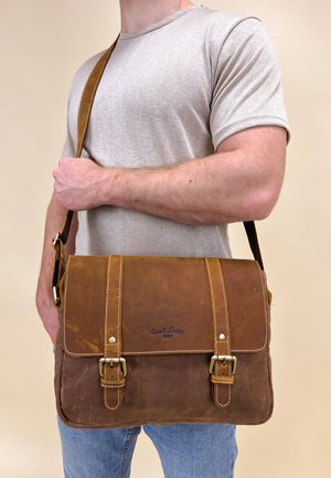 Gusti Leder ODIEL D. - Cross body bag - brown