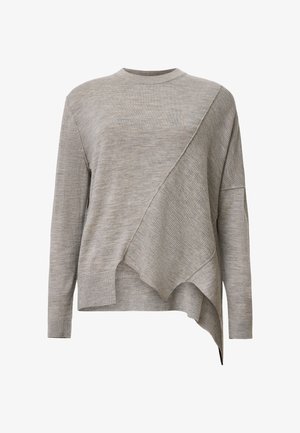 Pull gris asymétrique avec col rond, en tissu texturé et ourlet allongé. Présente des accents côtelés sur les manches et le bas.
