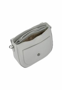 Borsa a tracolla in pelle grigia chiara, dalla forma arrotondata, con chiusura zip superiore, tasca anteriore con fibbia e dettagli in tonalità argentata. Interno foderato in tessuto.