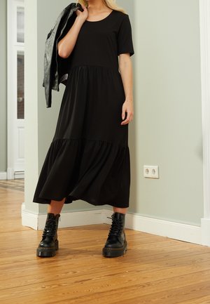 Sukienka z dżerseju