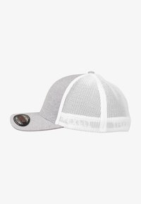 Selected, heather/white