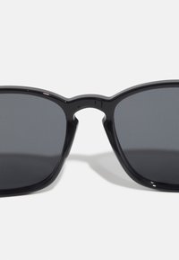 Thumbnail Image 3