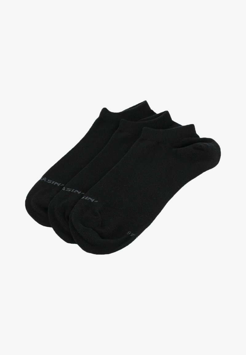 Trys juodos kulkšninių kojinių rinkinys, pagamintas iš medvilnės mišinio. Turi lygią tekstūrą, sustiprintus kojų pirštus ir minimalų prekės ženklo ženklinimą šalia kojų pirštų.