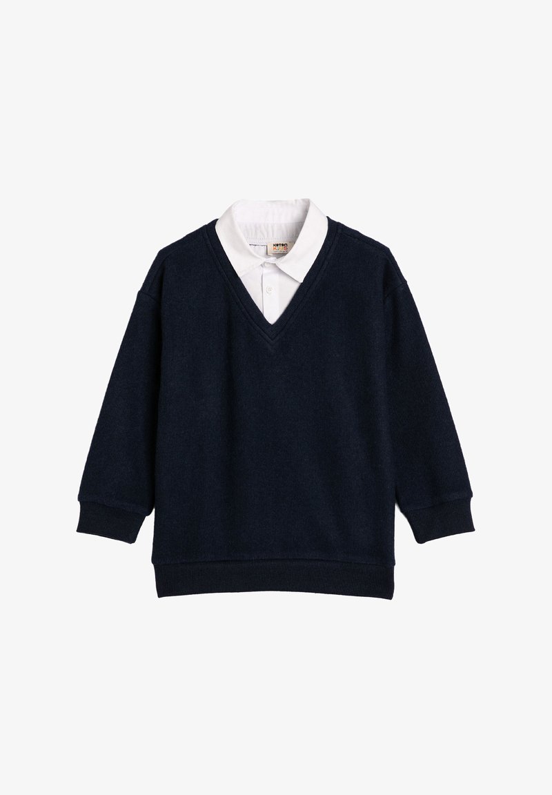 Pull en V bleu marine à manches longues, fabriqué en tissu doux. Présente une chemise à col blanche en dessous pour un look superposé.